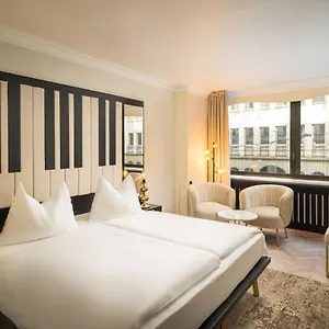 Hotell Elaya Center