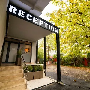 Bucharest Airport Accomodation אוטופן
