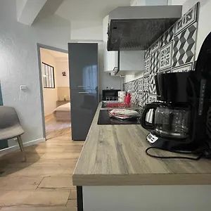 https://2-pieces-juan-les-pins-50m-de-la-mer.fr-provencehotel.com