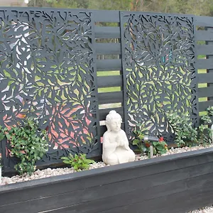 The Woodlands Hideaway - Warm & Cosy Acreage Guest house